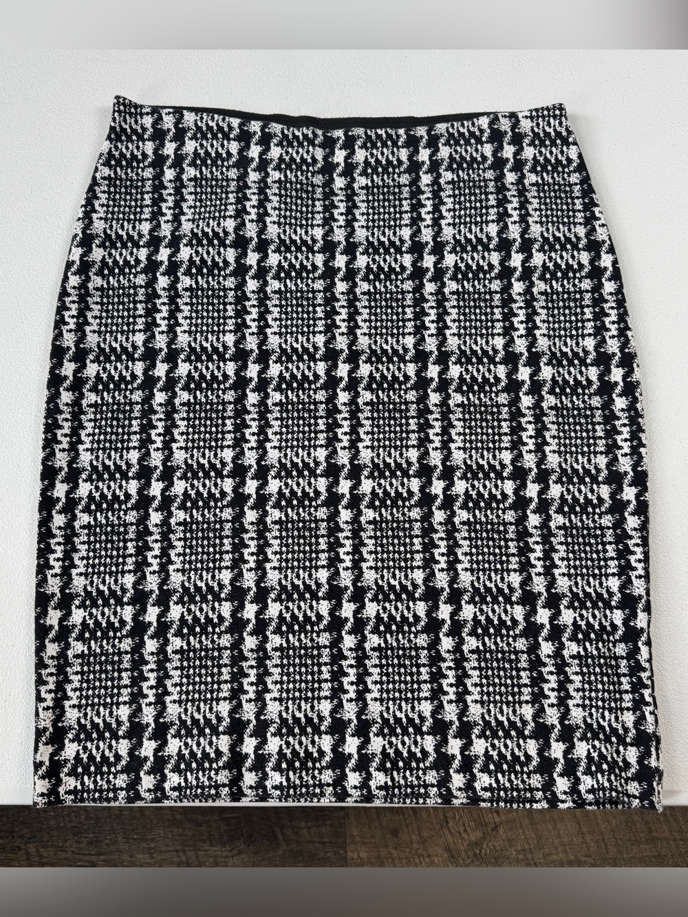 Ann Taylor Factory Pencil Skirt Womens Size 8 White‎ Black Stretch Pull On